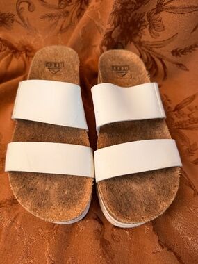 Reef White Cushion Vista Hi Vegan Leather Platform Sandals Sz 6